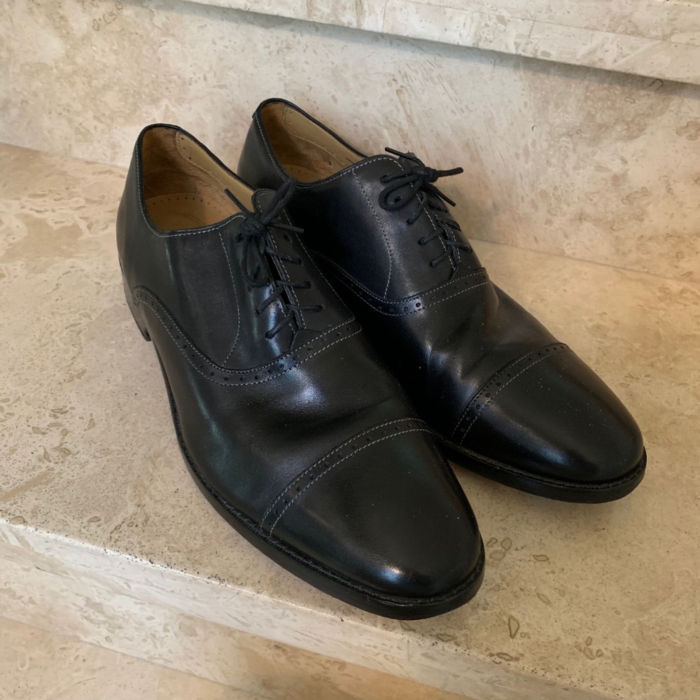 COLE HAAN Black Buckland Leather oxfords size 10 w/ Nike comfort technol…